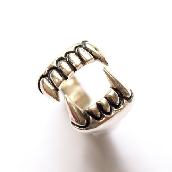 Silver Fangs Ring