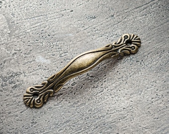 Retro Cast Metal Pulls, Antique Aged Brass Knobs, Arch Curved Dresser Hardware, Decorative Old Brass Closet Knob 10 pcs.