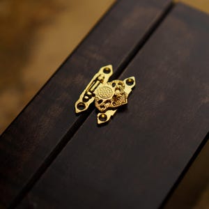 Metallschloss Goldriegel 37 x 25 mm, stilvolle Box Hardware für Decoupage-Dekor und Möbel, ideales Geschenk für Handwerker und handgefertigte Geschenkbegeisterte