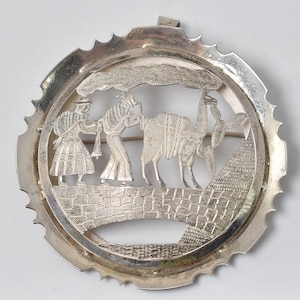 Llama Brooch or Pendant in Sterling Silver 925