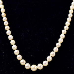 Pearl Necklace with a 10K White Gold Clasp