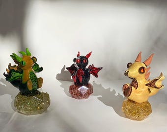 Figuras de dragón en miniatura hechas a mano: Decoración de dragón de resina pintada (juego)