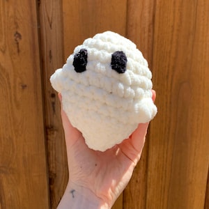 Handgemaakte gehaakte schattige spookknuffel (klein, wit) | Halloween-knuffel