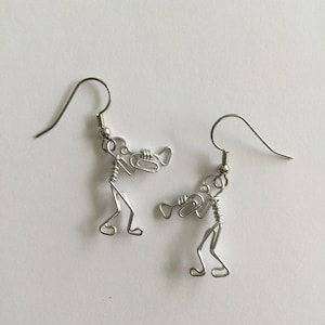 Trumpet Player Earrings, Gift for Musicians, Dangling, Non-tarnish, Lightweight