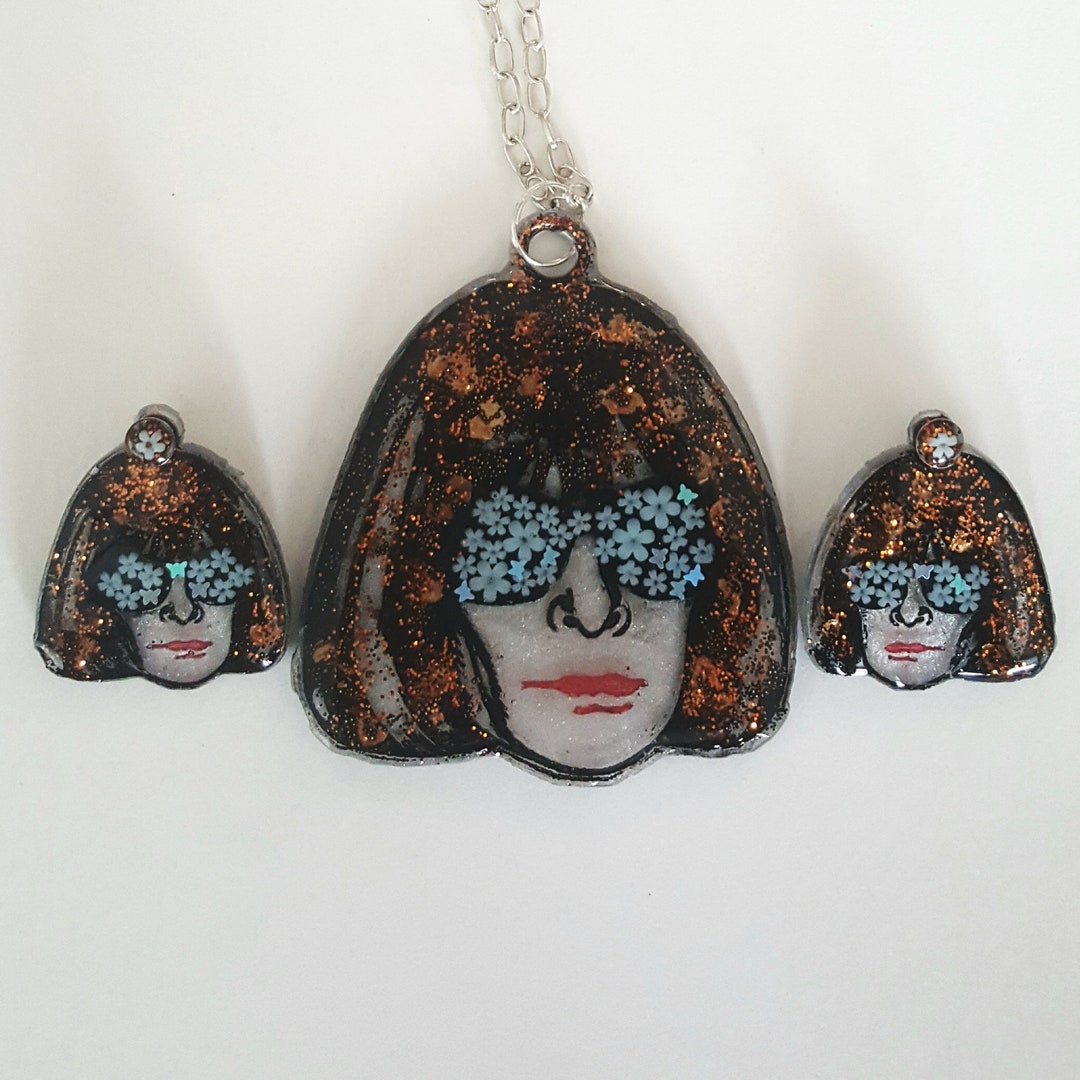 Buy Anna Wintour Necklace, Earrings, Resin Jewelry, Icon, Resin Art Online  in India