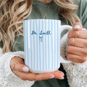 Custom Name Doctor Mug Personalized PHD Graduation Gift Med School Grad Present Doctorate Mug New DR Mug White Coat Ceremony Gifts For Her