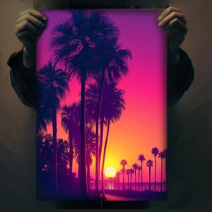 Puede incluir: Silueta de palmeras contra un vibrante atardecer rosa y naranja. El cielo es un degradado de colores, con un sol naranja brillante en el centro. Las palmeras están en primer plano, con un camino que lleva al horizonte.