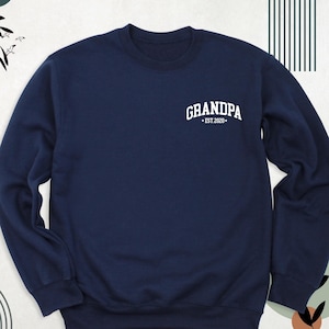 Personalized Grandpa Fathers Day Gift Sweatshirt, New Grandparents Shirt, Grandparents Pregnancy Announcement Sweatshirt, Grandpa Hoodie