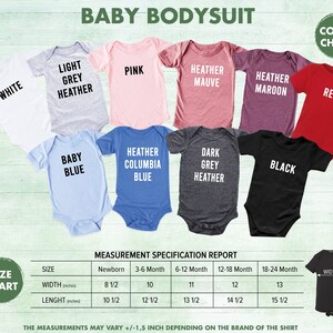 Pu&ograve; includere: Una tabella di taglie per body per neonati con misure in pollici. La tabella mostra la larghezza e la lunghezza dei body in diverse taglie, da neonato a 18-24 mesi. I body sono disponibili in una variet&agrave; di colori, tra cui bianco, grigio chiaro melange, rosa, malva melange, marrone melange, rosso, blu bambino, blu columbia melange, grigio scuro melange, nero.