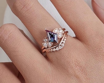 Vintage Ring Set, Alexandrite Engagement Ring Set, Unique Cluster Ring, 14K Floral Wedding Ring, Kite Cut Ring, Jewelry Gift For Her