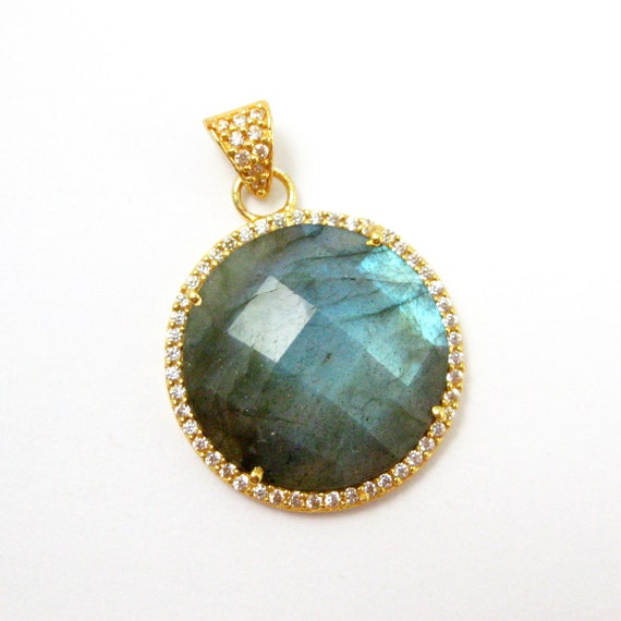 Labradorite Necklace Gold-plated Sterling Silver with Cubic Zirconia Halo Labradorite Necklace Gold-plated Sterling Silver with Cubic Zirconia Halo
