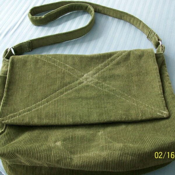 Corduroy Messenger\/Laptop Bag