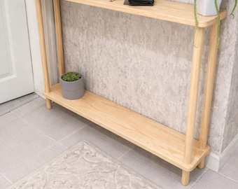 Slanke hoge dresuar-tafel in gang, consoletafel hal, strakke plaats lange houten plank met 2 verdiepingen, consoletafel uit het midden van de eeuw