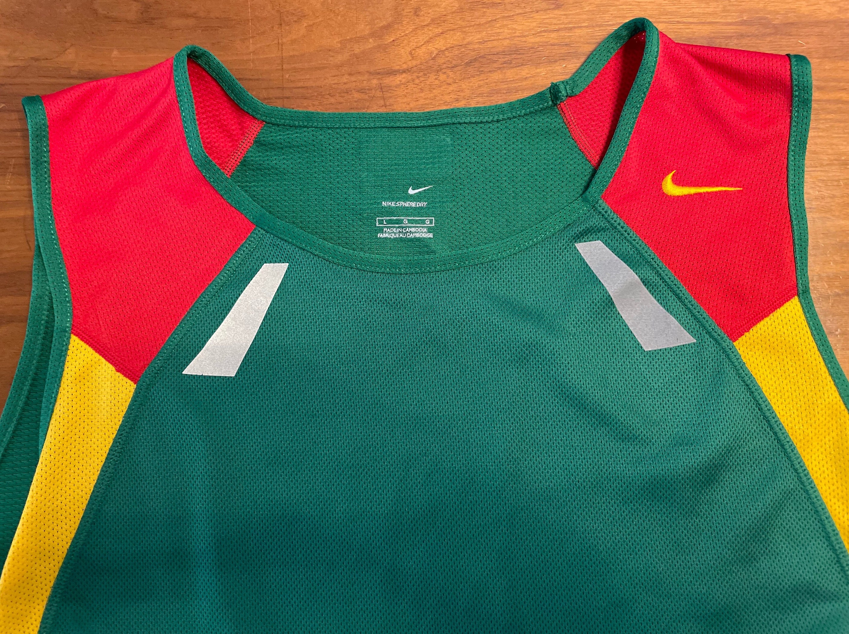 Vintage NIKE Sphere Running Top 2004 - Rasta Colors Red, Green and 