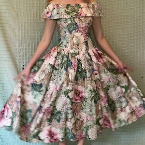 Treat ürself Floral vintage like dress