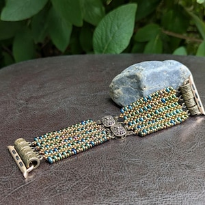 Hand beaded Apple watch-band