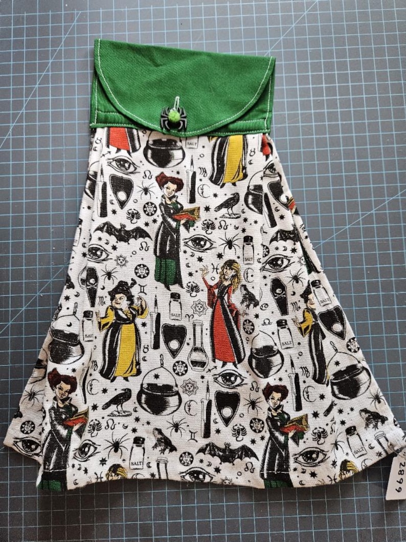 Nightmare Before Christmas - Hanging Kitchen Towels Hocus Pocus 2