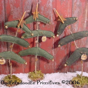 Folk Art Christmas Trees Country Rustic Table Topper Cupboard Tuck Digital Pattern