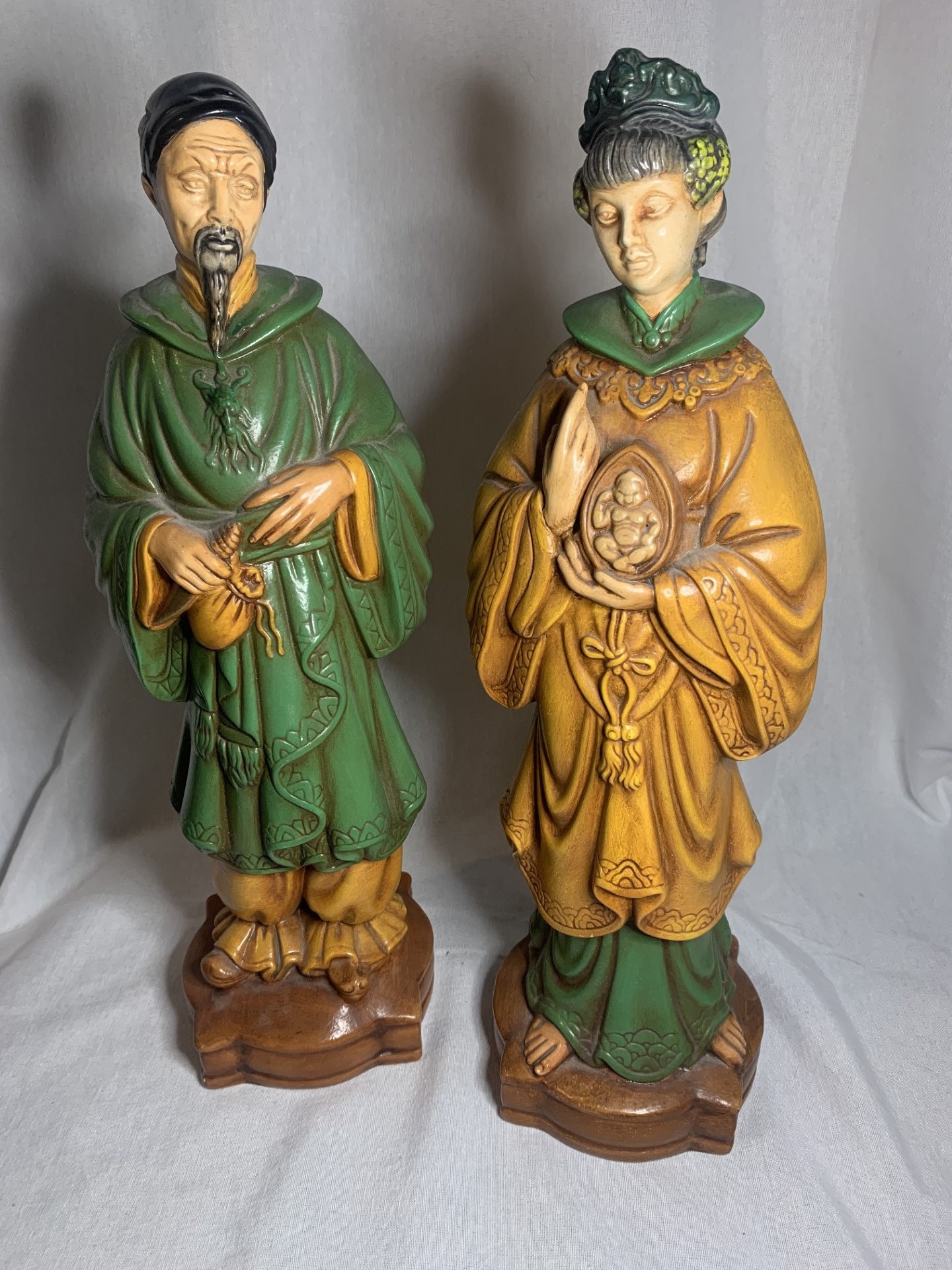 Vintage Holland Mold. 16