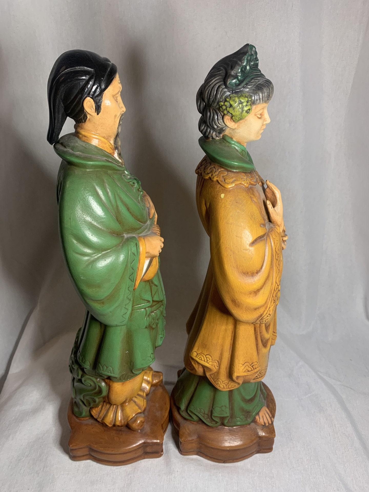 Vintage Holland Mold. 16