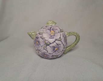 Tiny Hydrangea Teapot
