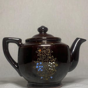 Mid-Century 1940’s Redware HandPainted Moriage Pattern TeaPot