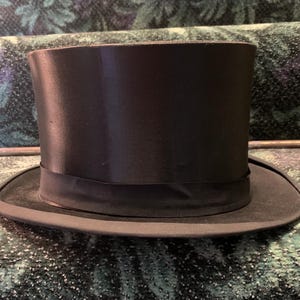 Marke Bequem Drucklos Getman 1920’s Antique Collapsible Black Silk and Grosgrain Top Hat