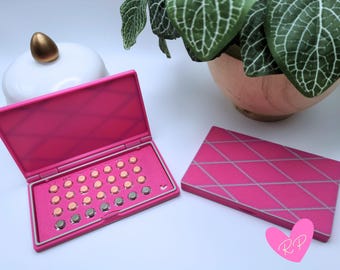 Magenta Diamond Custom Birth Control Pill Case – Pretty, Preppy, 3D Printed Hard Plastic, Cute Compact Pill Box, Travel Pill Organizer
