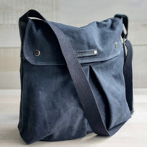 Waxed Canvas Messenger Bag in Charcoal Black MODULAR - Etsy