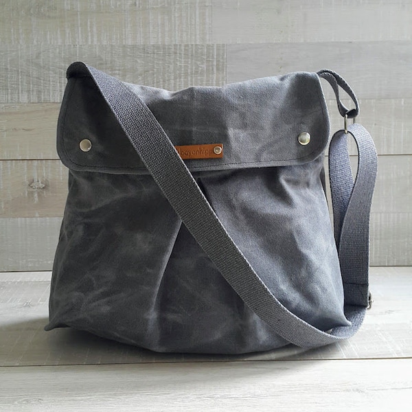 Waxed Canvas Messenger Bag in Gray | MODULAR