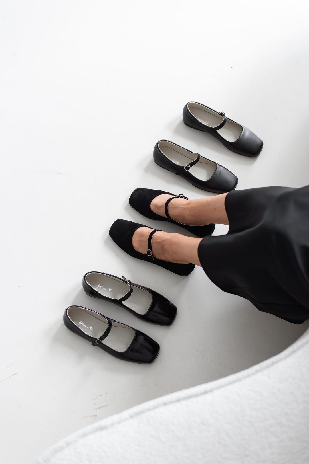 Round Janes Toe Hem Light Scalloped Mary Flat - Brown main image 0