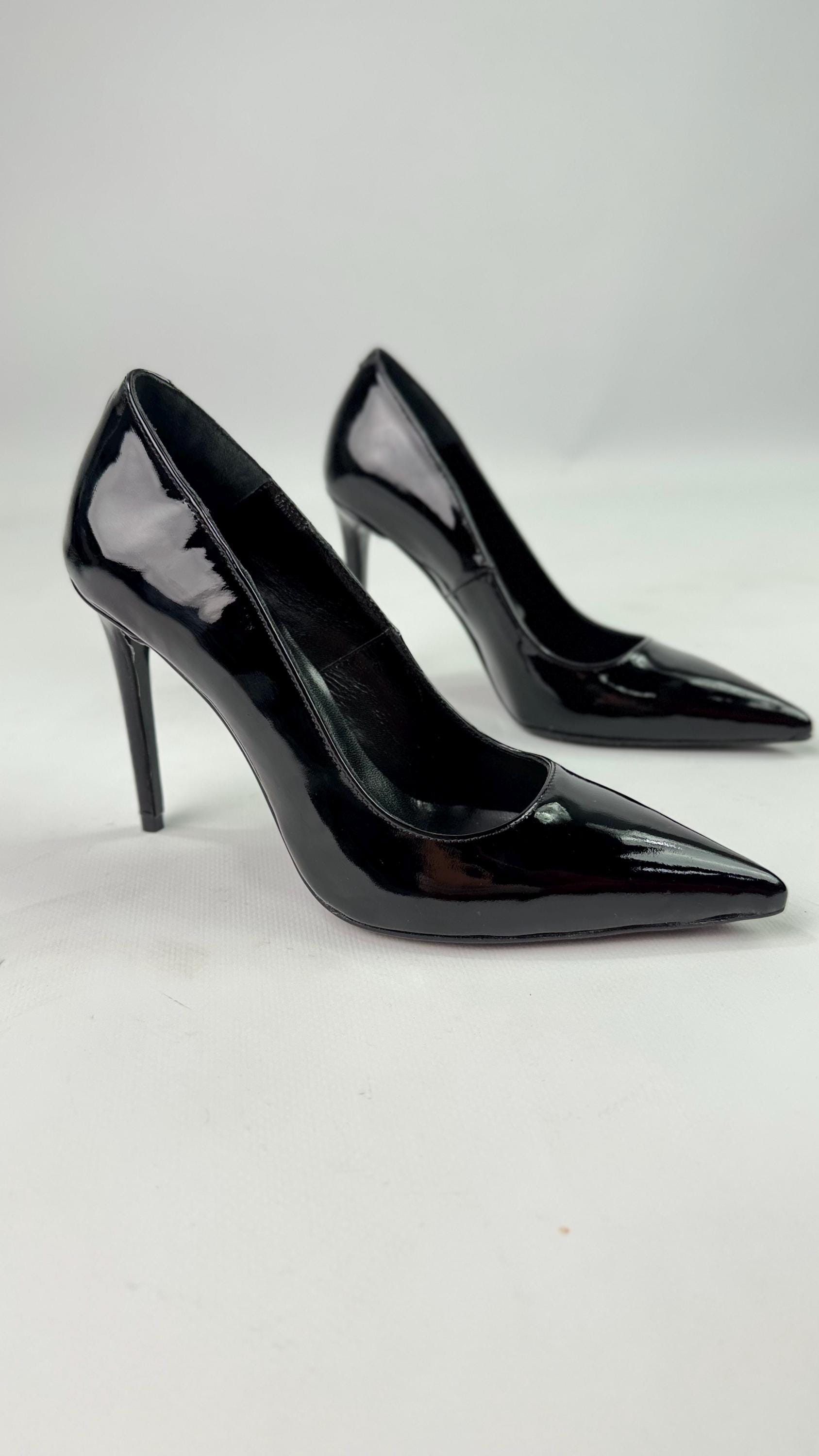 Black Sheepskin Stiletto Heels With Chain Trim Sequins And Ribbon Details For Elegant Evening Wear main image 0