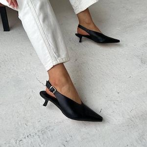 Women&#39;s Leather Pumps, Slingback Heels, Elegant Office Shoes, Black Toe Beige Pumps, Low Kitten Heel Sandals, Classic Work Shoes