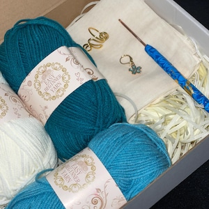 Crochet set for beginners - individual starter set for crocheting with yarn, crochet hook, crochet ring, stitch marker - customizable :)