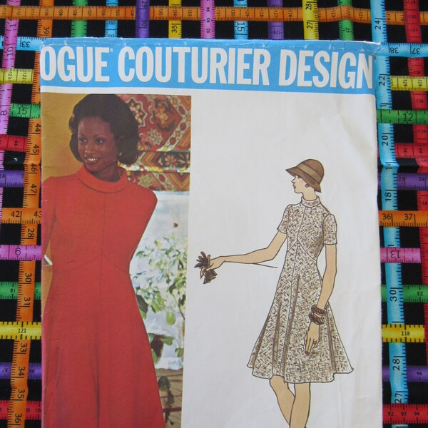 Patron De Robe Vintage Vogue 1972 - Motif Sybil Connolly Dublin - B32 1/2″ - Neuf