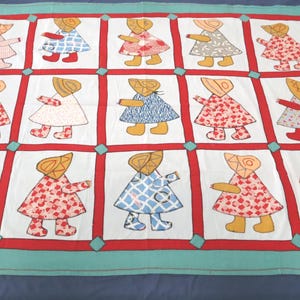 Vintage Feedsack Sunbonnet Sue Quilt: 1940s Appliqued Crib Blanket