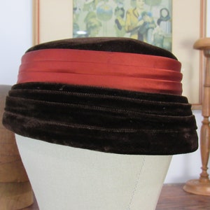 Vintage Pill Box Hat 1960s Pleated Brown Velvet & Copper Satin Women's Hat image 2