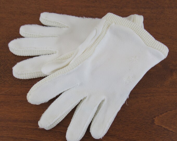 Little Girl GLOVES Vintage 1960s Ages 34 Embroidered White Etsy