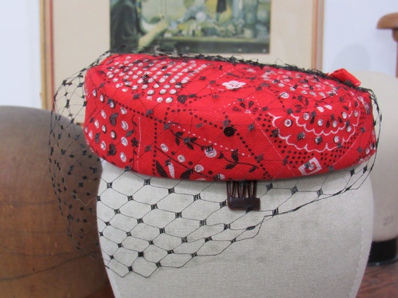 Red Bandana Pillbox Fascinator Hat Vintage 1970s … - image 6