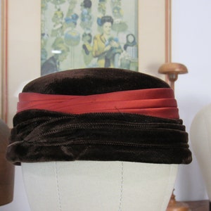 Vintage Pill Box Hat 1960s Pleated Brown Velvet & Copper Satin Women's Hat image 4