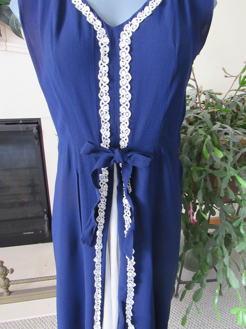 Navy Blue /& White Dress Vintage 1960s Dress with Net Flounce in Front and White Cotton Lace Trim Sleeveless Poly Crepe Summer Frock