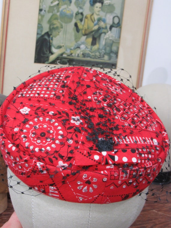 Red Bandana Pillbox Fascinator Hat Vintage 1970s … - image 8