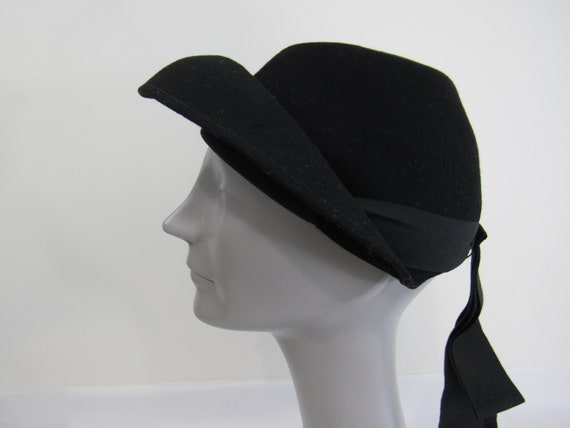 Black Wool Felt Hat - Vintage 1940s Jean Nedra Wool Felt Women's Hat Hats of Fashion Grosgrain Ribbon Trim