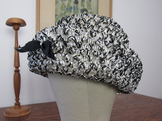 Black & White Straw Hat - Vintage 1960s Rafia Tal… - image 2