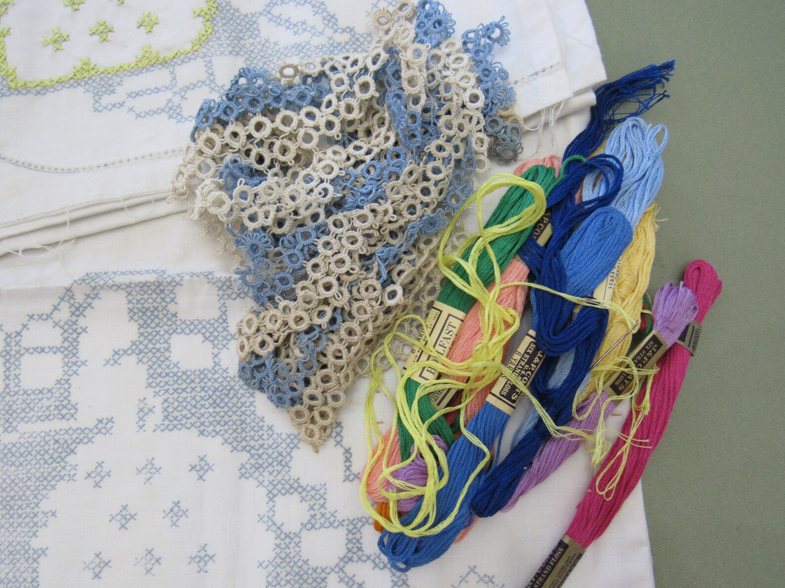 Prestamped Pillowcases to Embroider Vintage 1940s COLONIAL Etsy