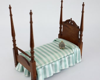 Miniature Four Post Bed - Antique Inspired Victorian Dollhouse Miniature Bed and Bedding Miniature Wood Furniture 1:12