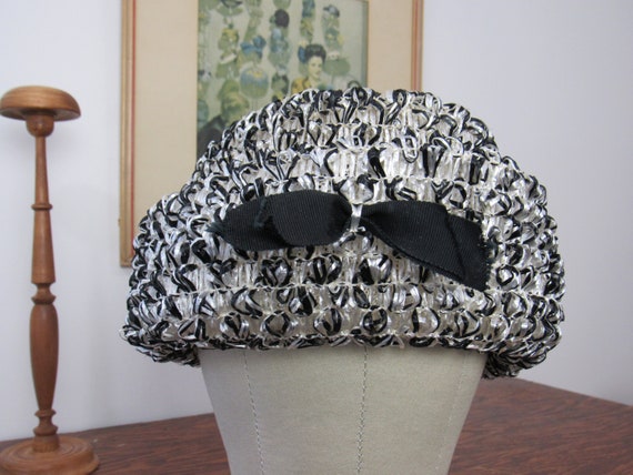 Black & White Straw Hat - Vintage 1960s Rafia Tal… - image 1