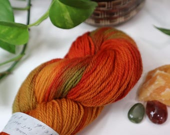 Hilo de lana peinada teñido a mano: colores de Halloween, madeja de 100 g