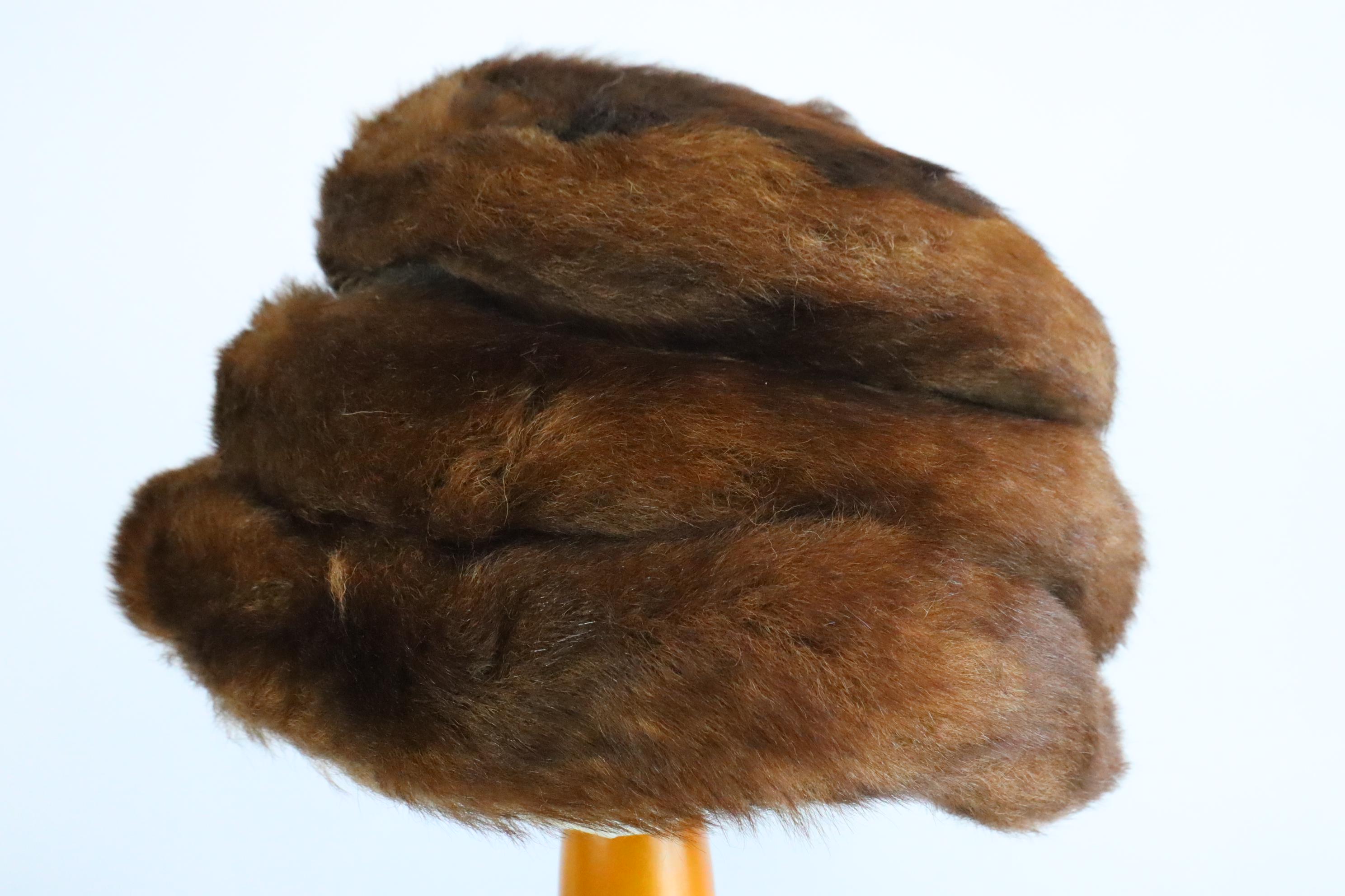 1960s vintage brown fur pillbox winter hat Vintage Lora Petite Size Mink Fur Pillbox Hat | eBay main image 2