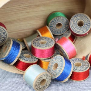Lot of 16 Vintage Belding's Pure Silk Embroidery Floss Wooden Spool Threads